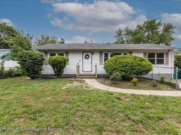 472 Dover Rd, South Toms River, NJ 08757