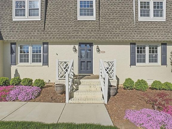 2nd image of 1353 Stephens Rd