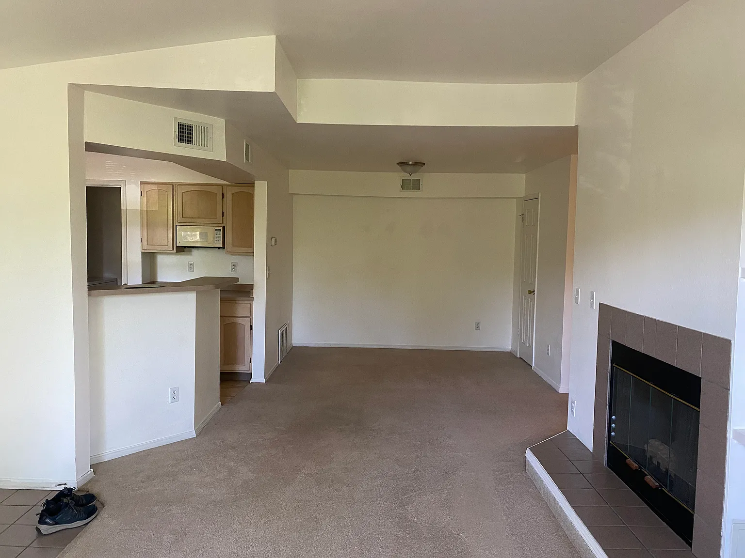 740 Copper Ln — Photo 3