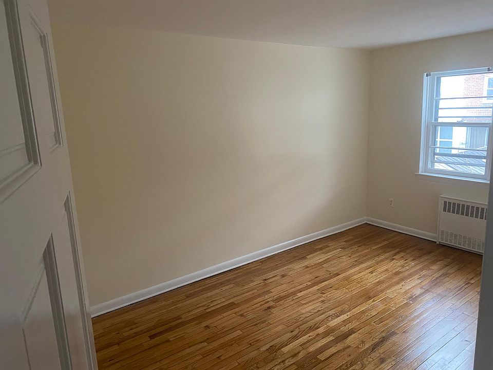 2nd image of 1038 E 82nd St Floor 1