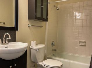 140 Innsbrook Dr, Streamwood, IL 60107