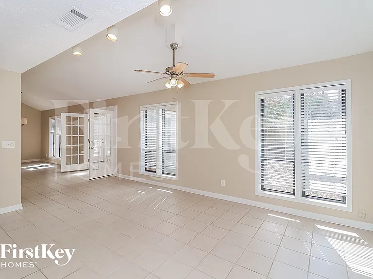 2845 Forest Wood Dr NE — Photo 3