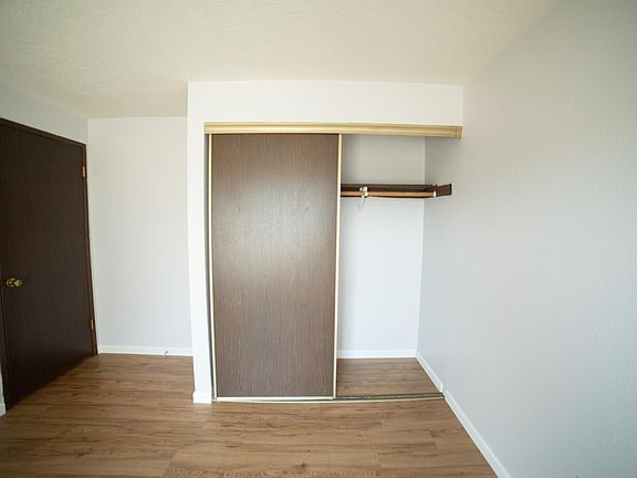 3rd image of 1045 Birchwood Dr