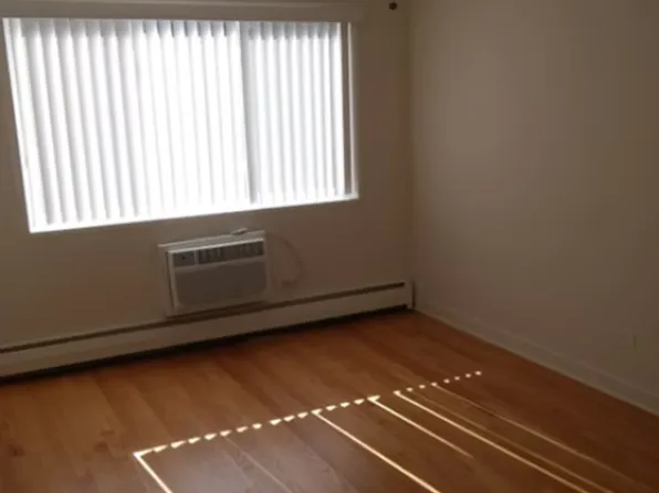 St. Moritz Drive, 470 Saint Moritz Dr #Ac1959e1a, Glen Ellyn, IL 60137