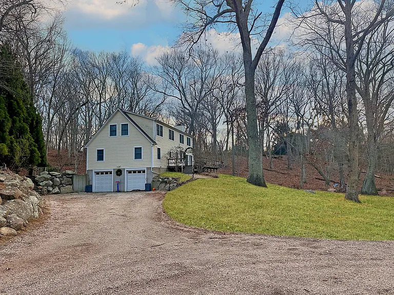 12 Dogwood Ln — Photo 1
