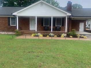 204 E South St, Coats, NC 27521