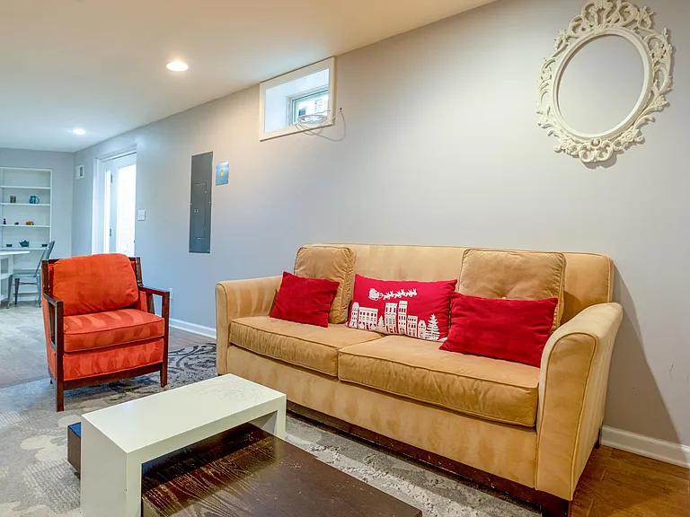 900 Maryland Ave NE #ENGLISH BASEMENT — Photo 16