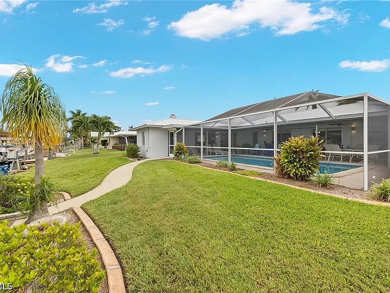 5240 SW 2nd Pl — Photo 31