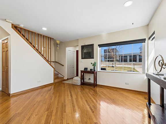 4th image of 23 W Algonquin Rd