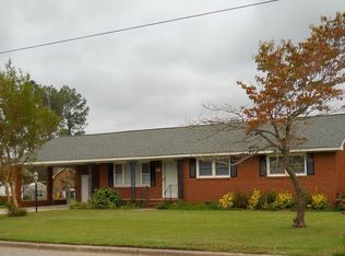 3926 N Hills Dr, Ayden, NC 28513