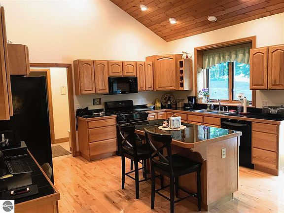 3rd image of 9563 Echo Valley Dr