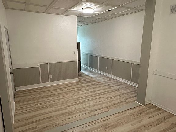 2nd image of 211 N Carys Ln