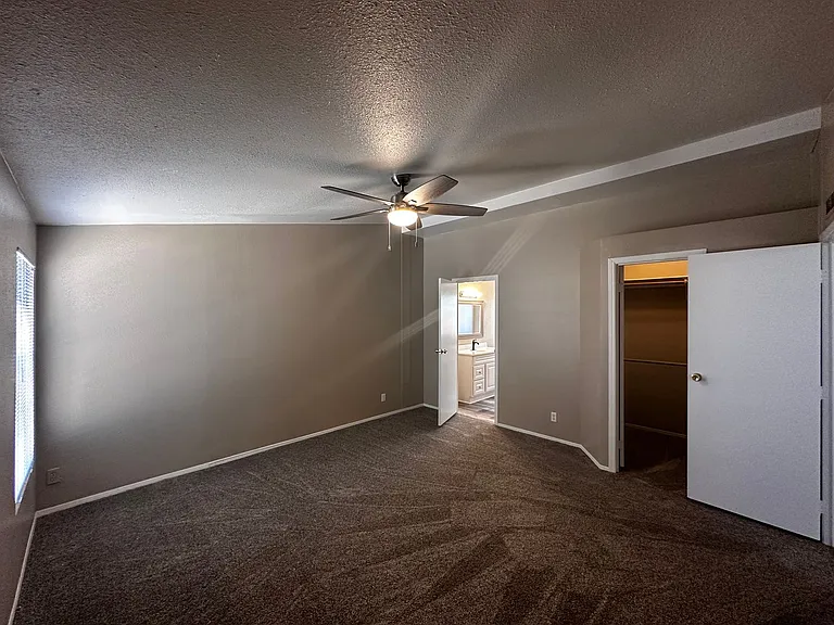 2150 E Snavely Ave — Photo 12