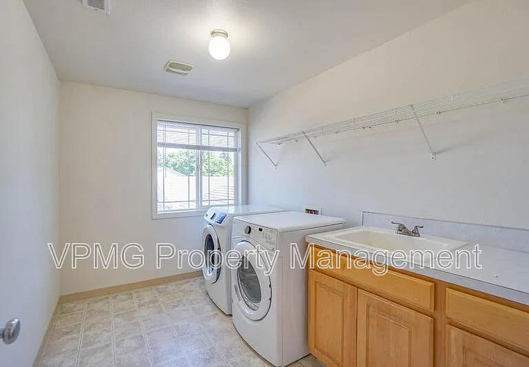 8907 NE 84th St — Photo 33