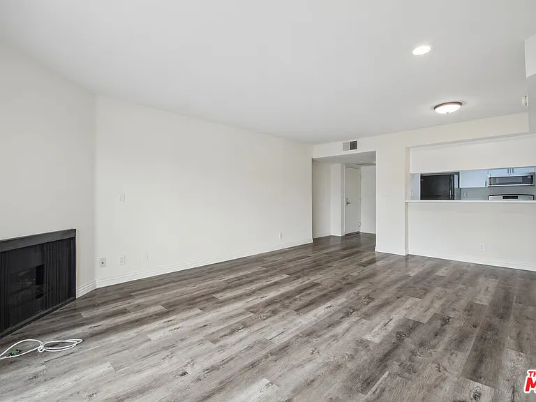 870 Crenshaw Blvd #202 — Photo 6