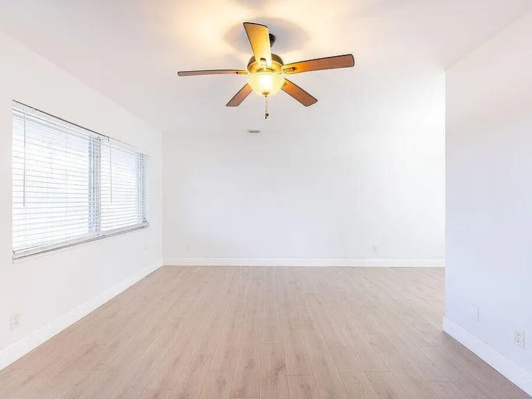 426 NE 7th Ave #2B — Photo 5