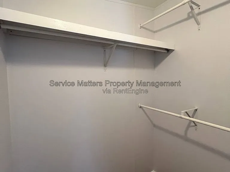 8006 Malone Rd — Photo 32