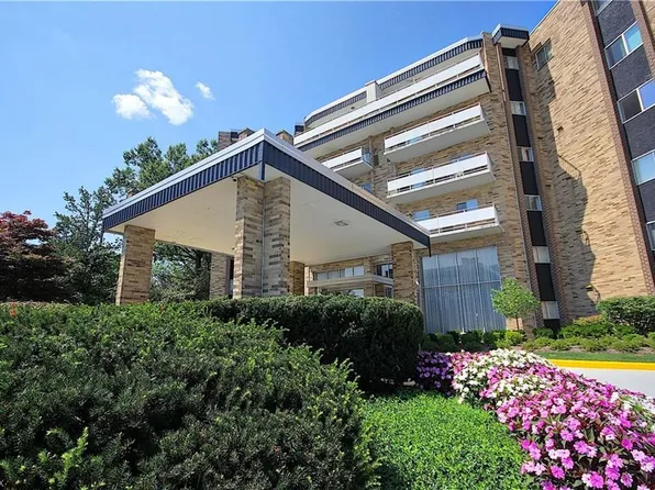 2112 Acacia Park Dr APT 609, Lyndhurst, OH 44124