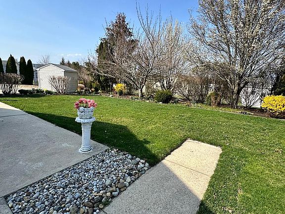5th image of 52 Oak Ridge Ln