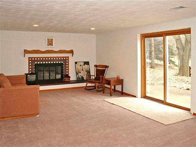 2nd image of 72 Meadowview Dr