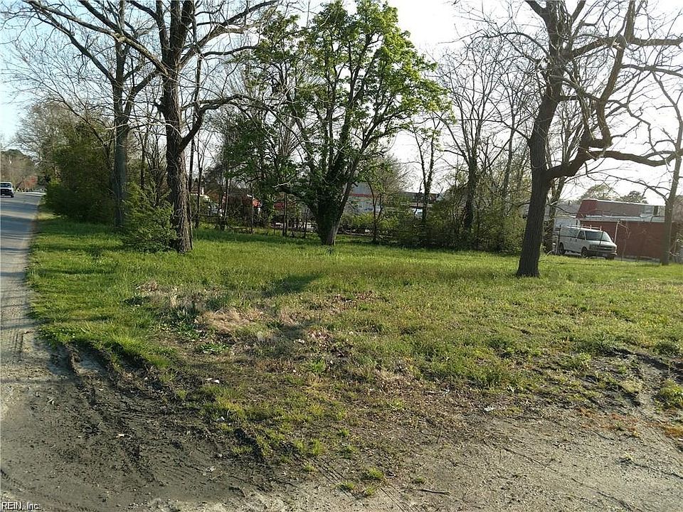 2nd image of 3305 Franklin St