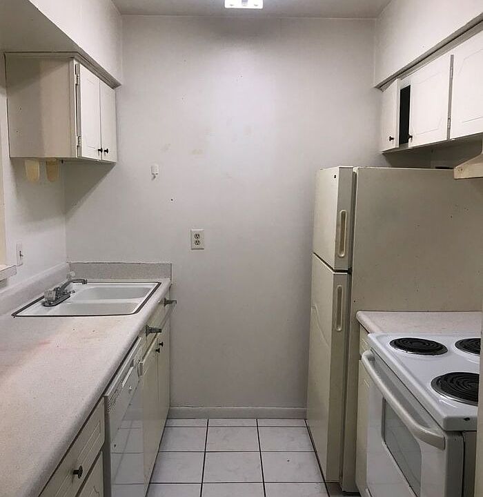 1st image of 3820 Fairfield Ave #52