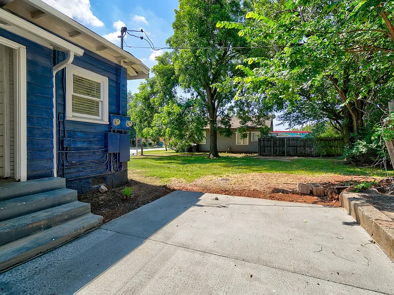 2923 N Walker Ave #2 — Photo 4