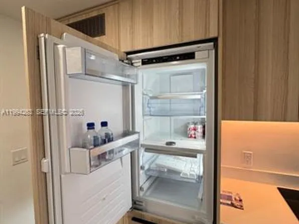 225 N Miami Ave, Miami, FL