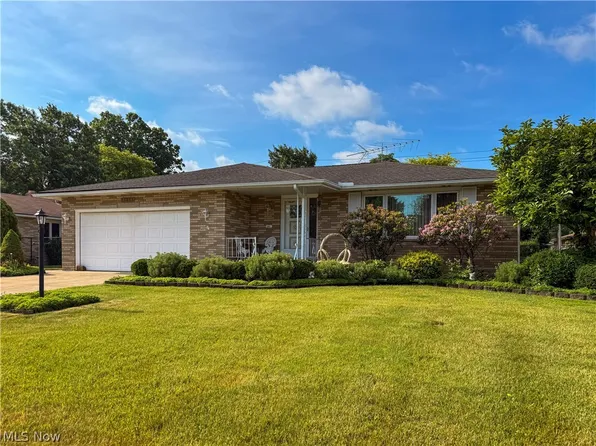 13665 Pawnee Trl, Middleburg Heights, OH 44130