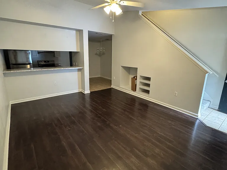 2738 W Tharpe St #105 — Photo 3