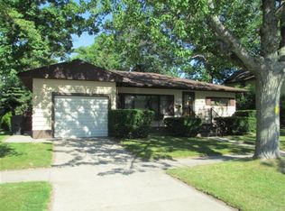 604 N Rath Ave, Ludington, MI 49431