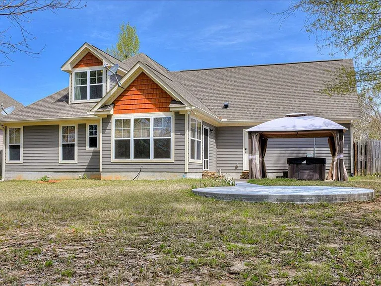 208 Havelock Dr — Photo 36