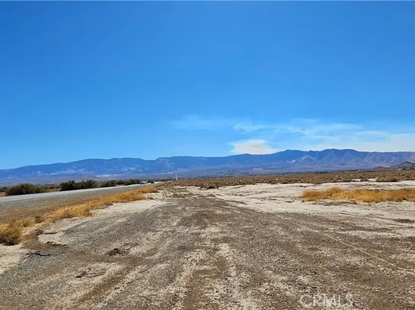 801 Barstow Rd, Lucerne Valley, CA 92356
