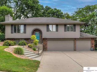 7371 Jefferson St, Ralston, NE 68127