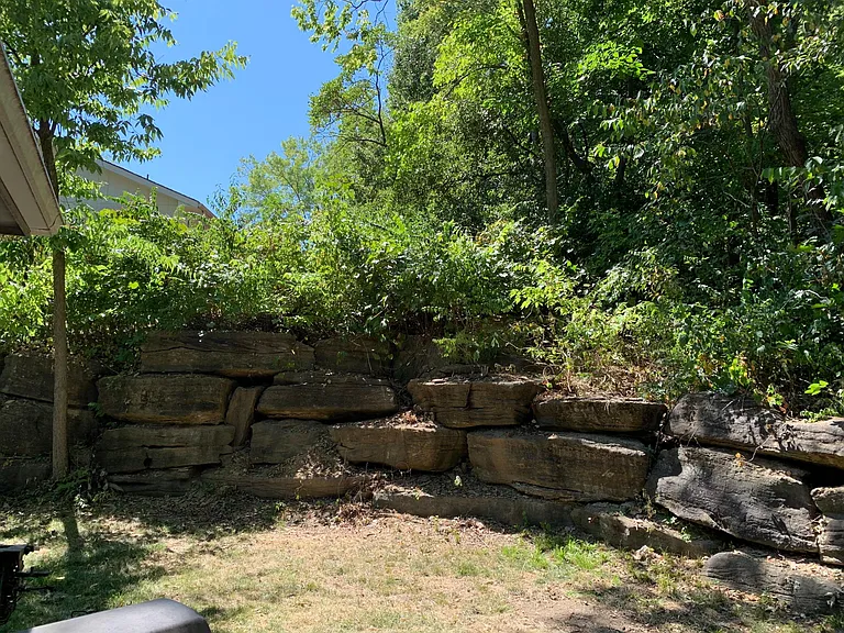 9806 Red Oak Ln — Photo 2
