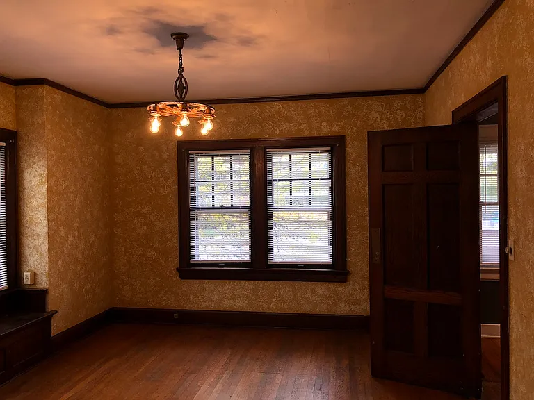 605 Forest Ave — Photo 16