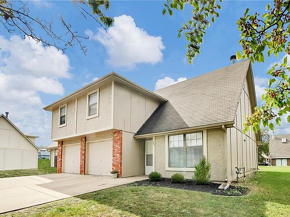 2nd image of 705 & 707 SW 36th St