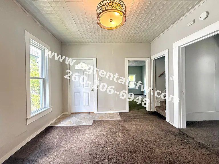 2430 Thompson Ave — Photo 3