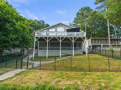 592 Shoreline Rd, New London, NC, 28127