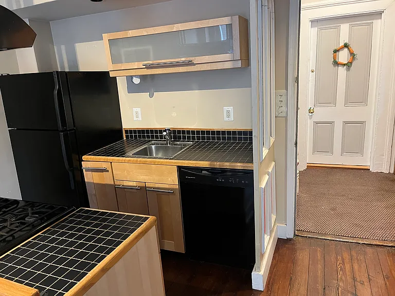 2229 E Pratt St #1F — Photo 3