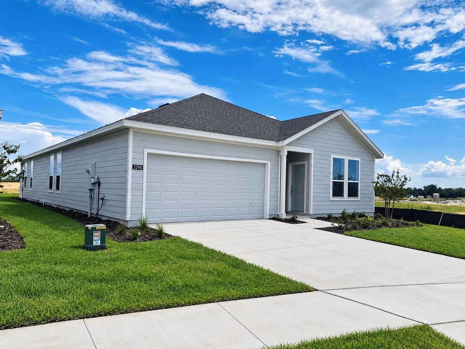 4 bed, 2366 sqft, $2,490 — Photo 2