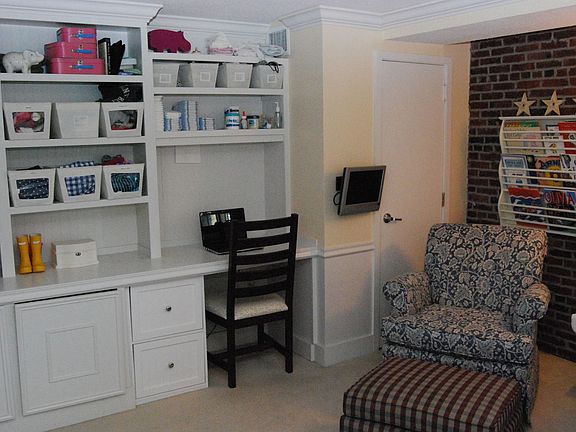 2nd Bedroom Built in Desk