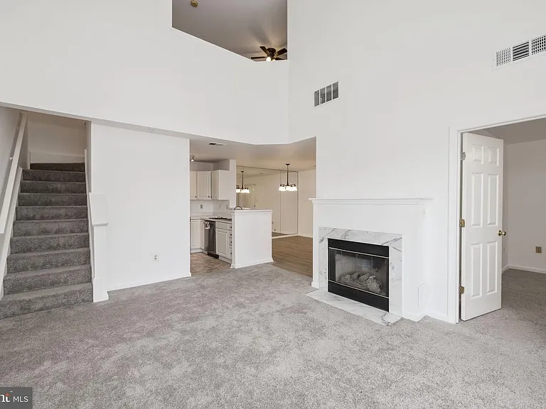 1025 Gardenview #301 — Photo 11