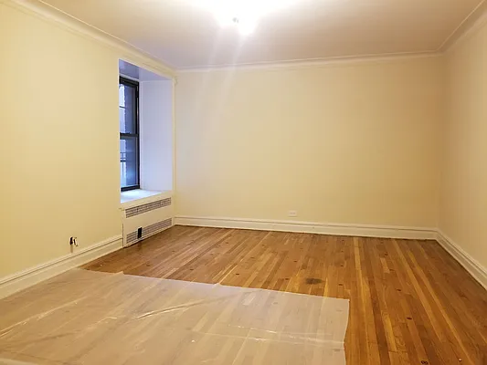 Rented by Max & Associates Realty Corp | media 16