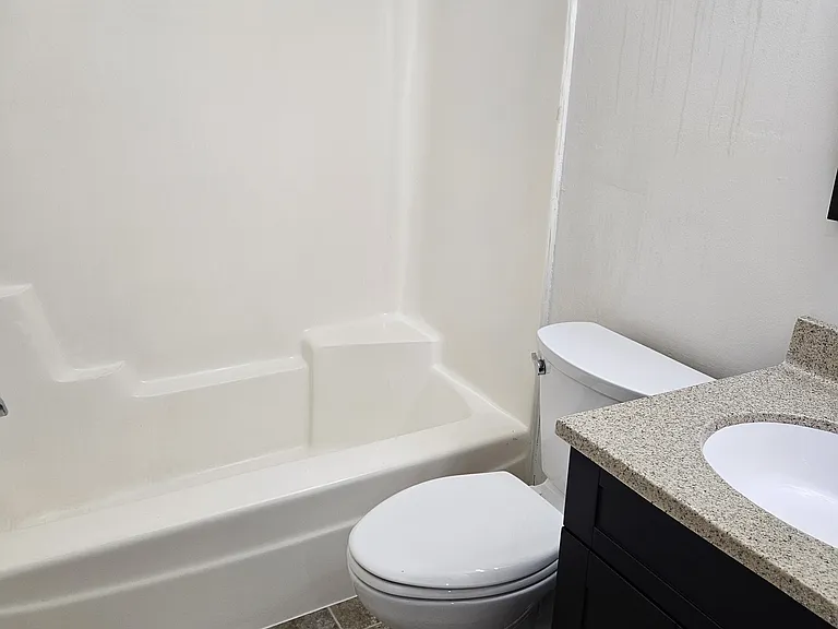 1002 Quail Dr #12 — Photo 5