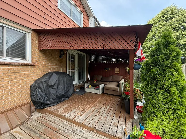 3346 Chokecherry Cres — Photo 17