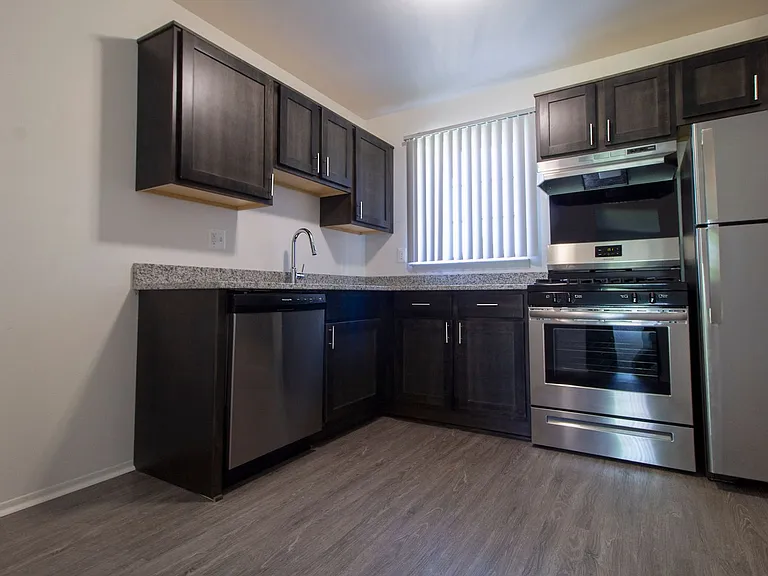 Meadowood Townhomes — Photo 38