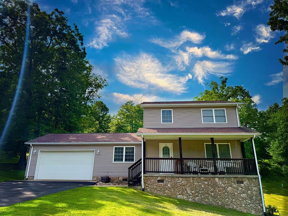1st image of 144 Oak Ridge Ln