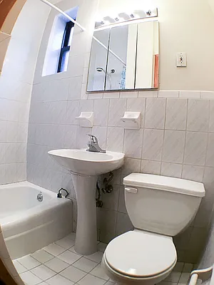 Rented by Francine Realty | media 10