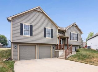 12369 S Clinton St, Olathe, KS 66061